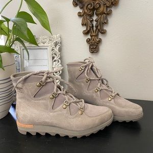 NEW WOB Sorel Alpine SneakerChic boots READ INFO**